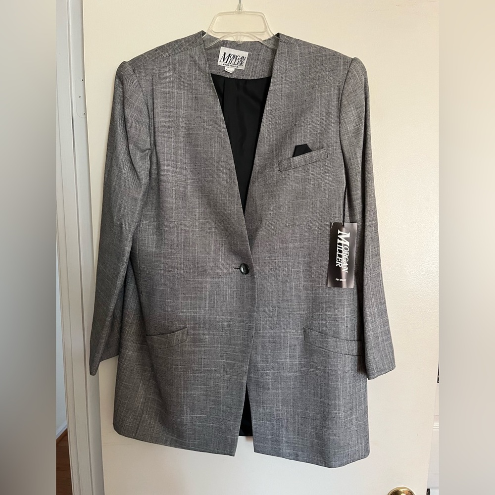 Women’s Suit Size 18